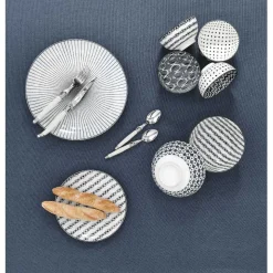 Assiette à dessert blanche motif ligne de croix noir
