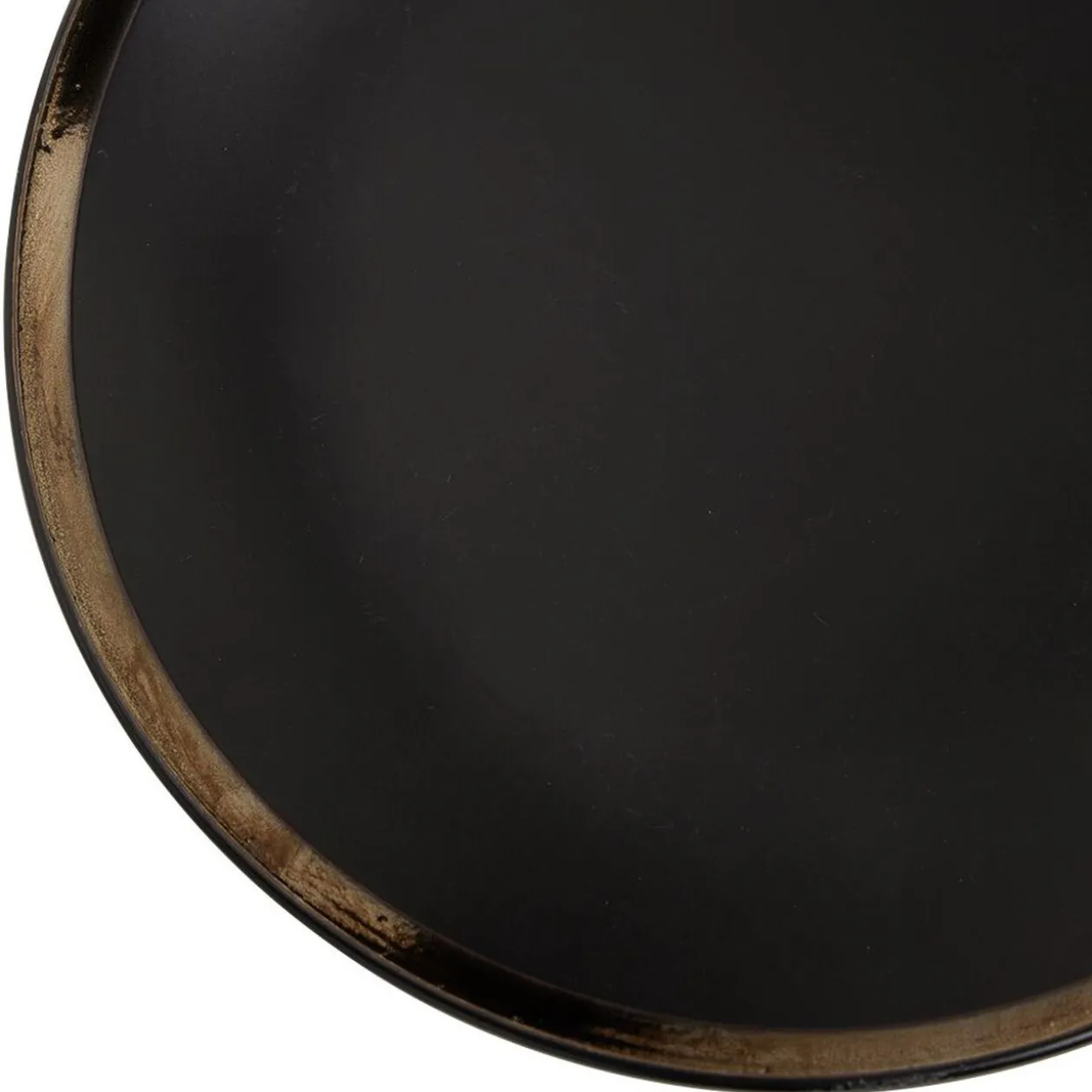 Assiette plate en faïence avec liseré doré
