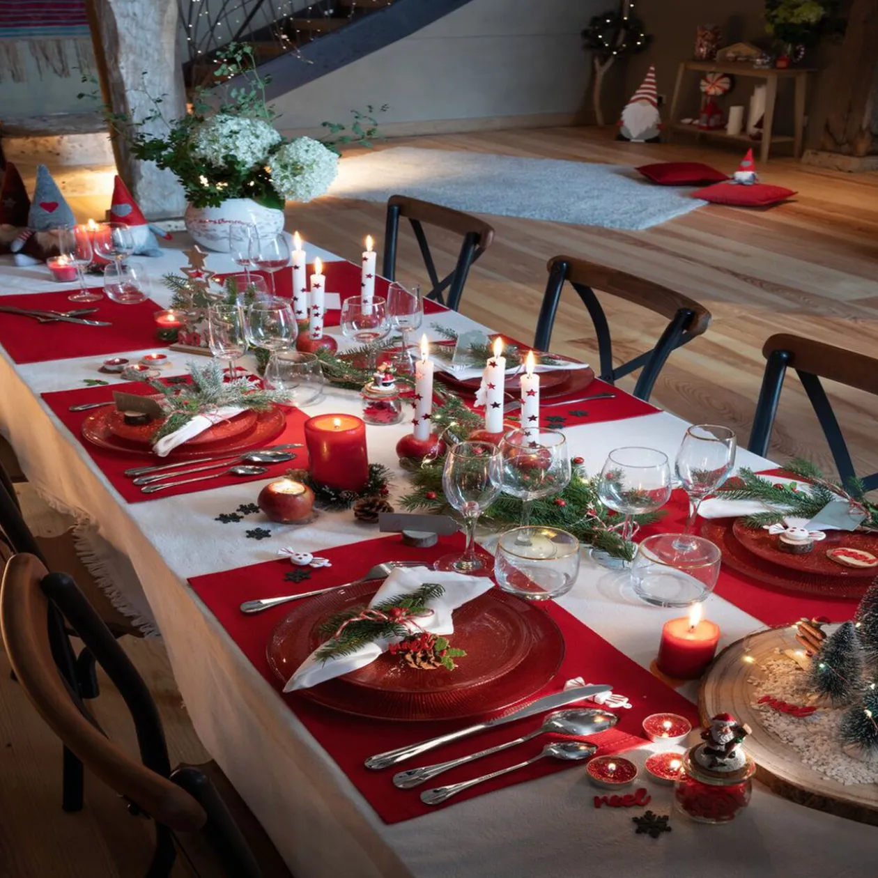 Bonbonnière en céramique décor Noël rouge blanc